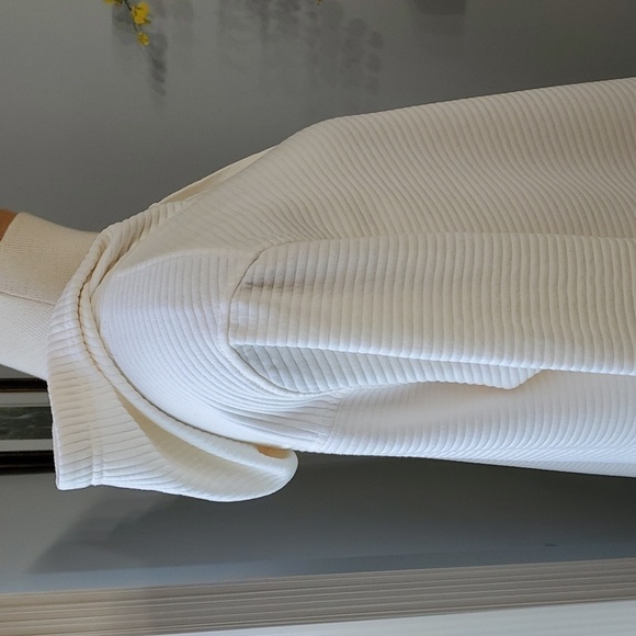 ANTHROPOLOGY‎ JANE & DELANCEY, Hoodie top, ribbed. Size large. Tie - Picture 5 of 11